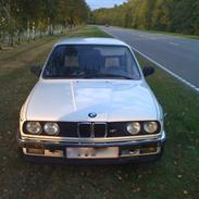 BMW 318i E30