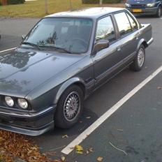 BMW e30 320i solgt