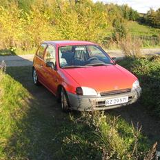 Toyota starlet 1,3 16v xli