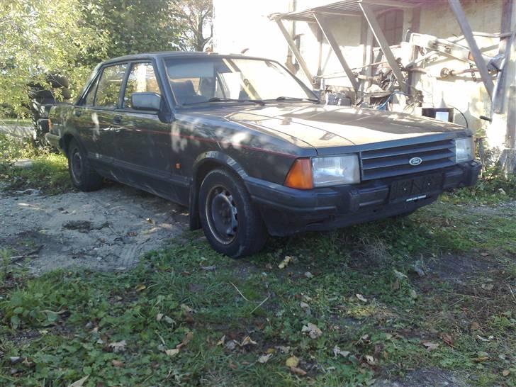 Ford Granada 2,8i. GL. V6 Aut. - Kunne godt laves lidt kønnere... billede 3