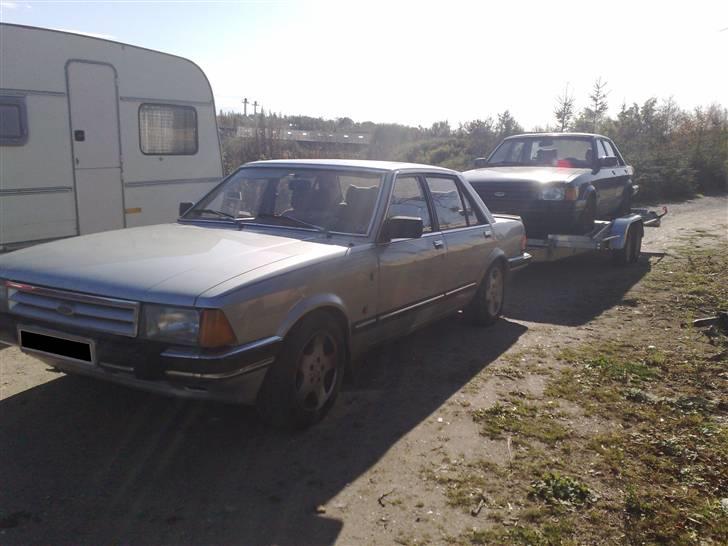 Ford Granada 2,8i. GL. V6 Aut. - Tja En Granada til at hente en Granada....Mindre kan da ikke gøre det :-D billede 12