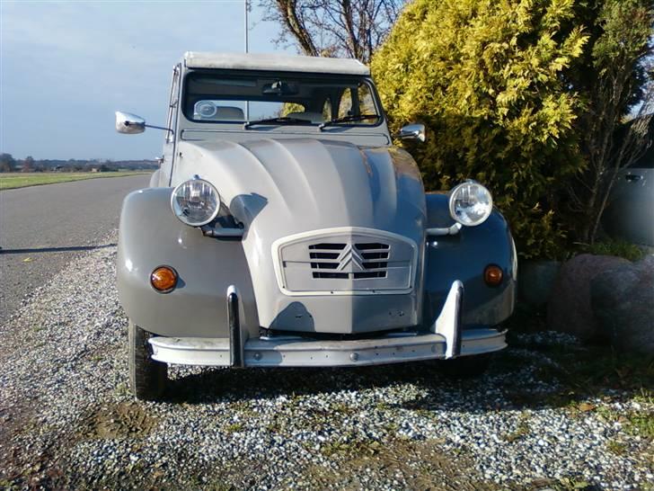 Citroën 2CV *solgt* - se den fine synsklare model...  og så skal der rettes op på nogle småting.. billede 1