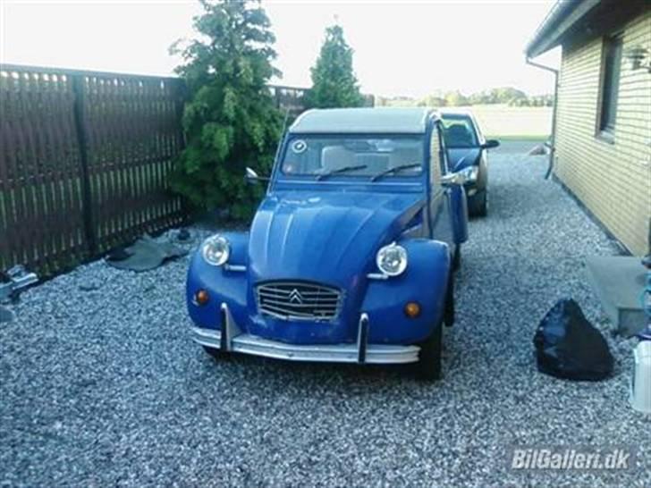 Citroën 2CV *solgt* - lige ankommet i indkørslen... billede 2