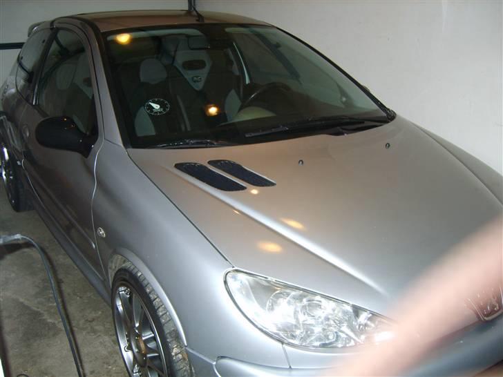 Peugeot 206 GT  - I garagen masser af plads :-) billede 14