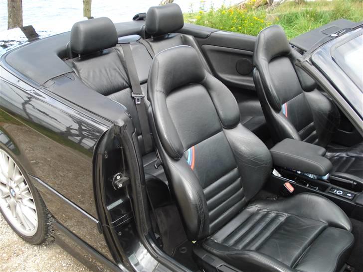 BMW 325i Cabriolet SOLGT billede 11