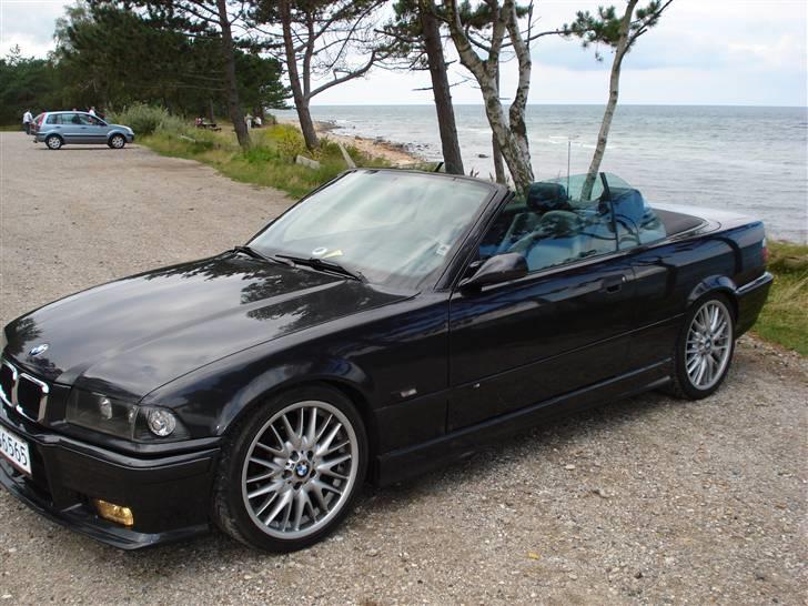 BMW 325i Cabriolet SOLGT billede 12