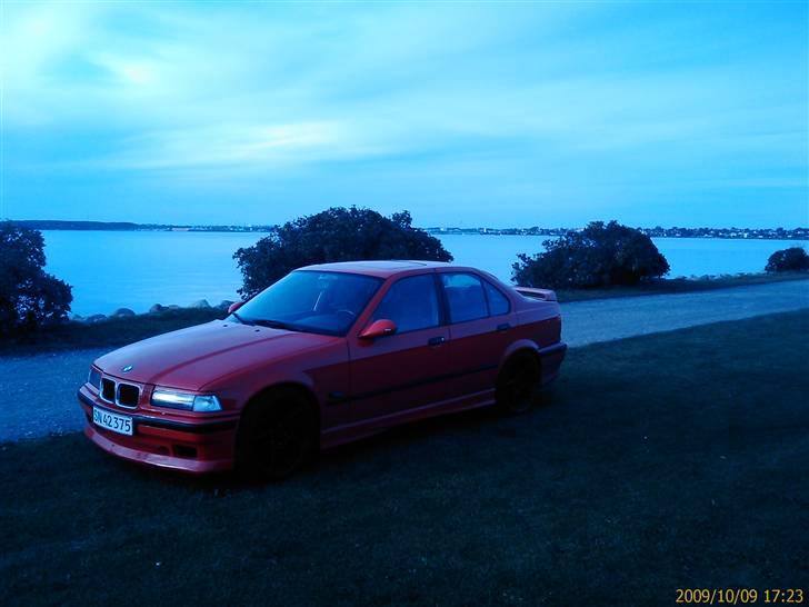 BMW E36 - 320i SOLGT billede 2