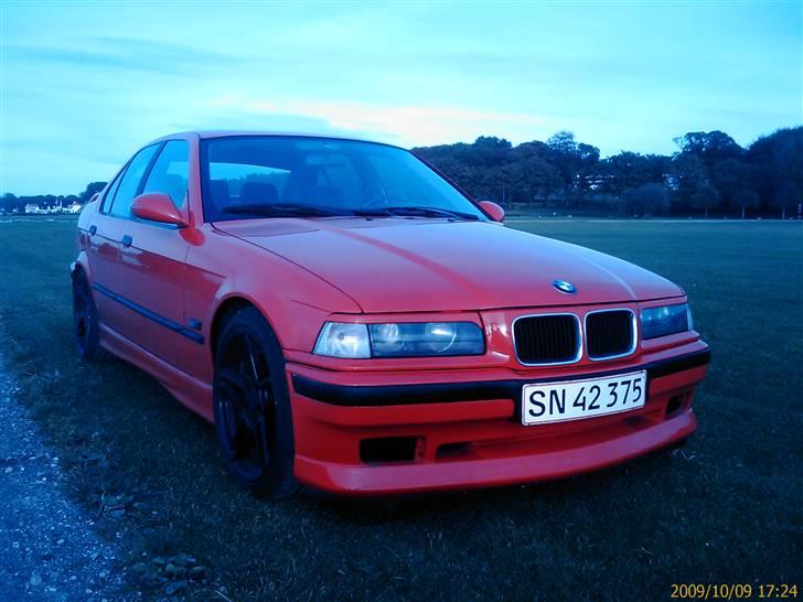 BMW E36 - 320i SOLGT billede 4