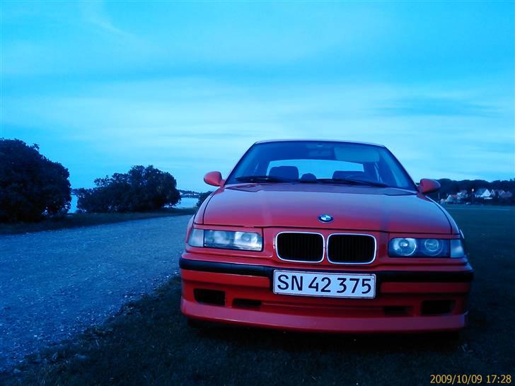 BMW E36 - 320i SOLGT billede 9