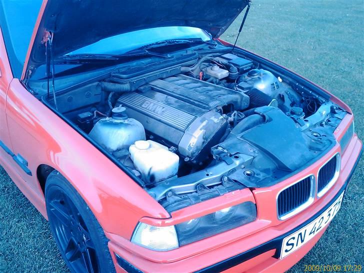 BMW E36 - 320i SOLGT billede 11