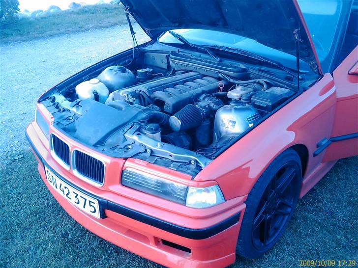 BMW E36 - 320i SOLGT billede 12