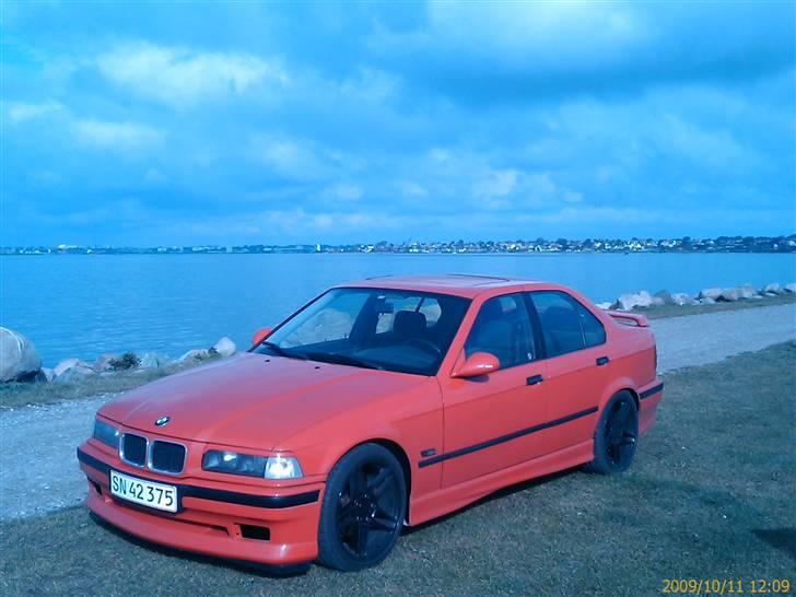 BMW E36 - 320i SOLGT billede 14