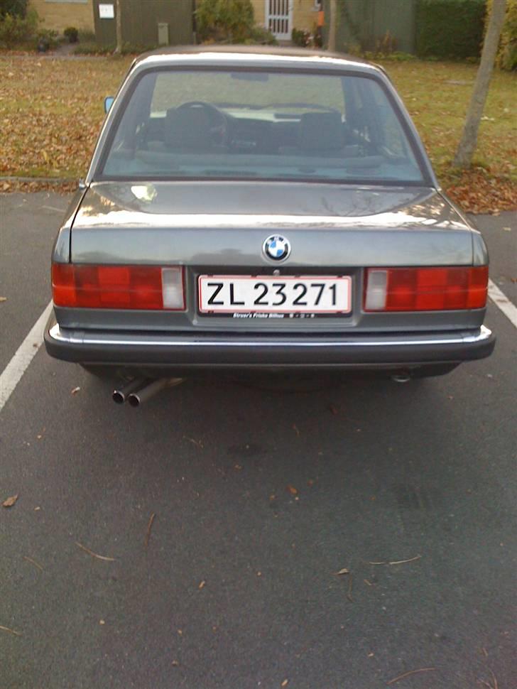 BMW e30 320i solgt billede 2