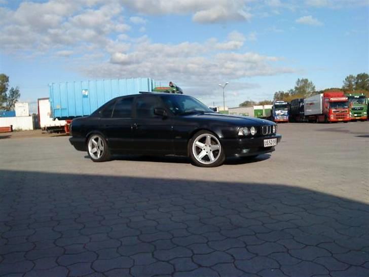 BMW e34 525i billede 1