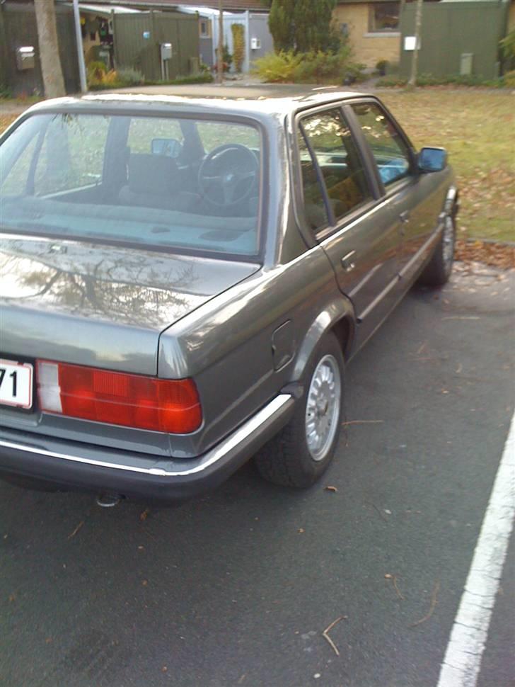 BMW e30 320i solgt billede 5