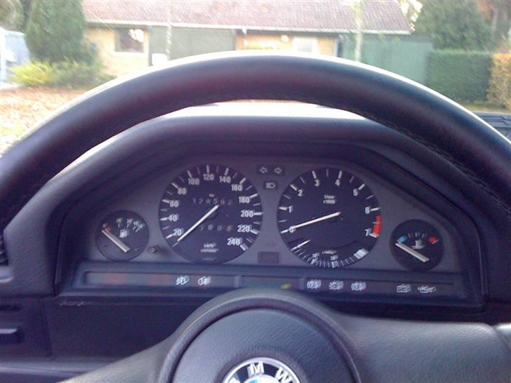 BMW e30 320i solgt billede 8