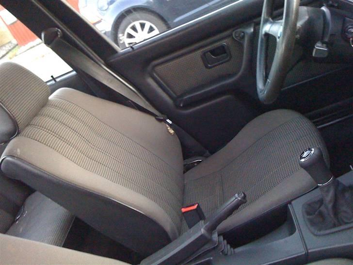 BMW e30 320i solgt billede 9