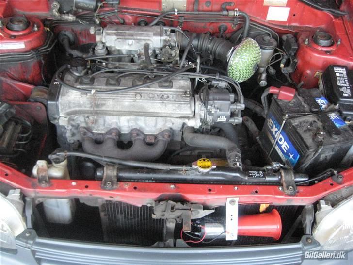 Toyota starlet 1,3 16v xli billede 1