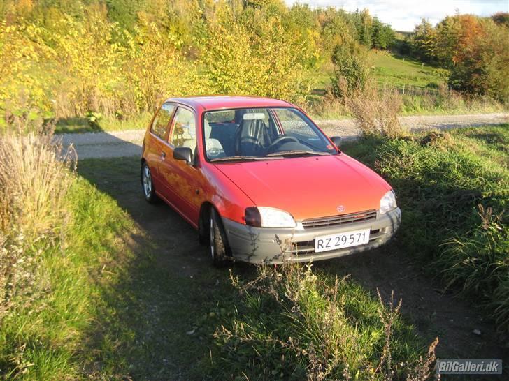Toyota starlet 1,3 16v xli billede 2