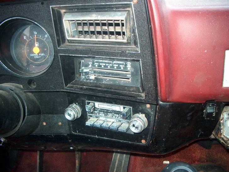 Chevrolet C30 Bonus Cab Big Dooley - Orginal Radio der stadig virker som nok det eneste elektroniske billede 11