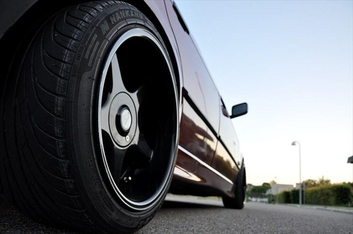 BMW 320i  - Genial fokus. billede 6