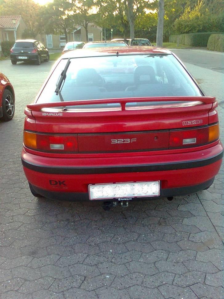 Mazda 323F 1,6 GLX SOLGT :( billede 3