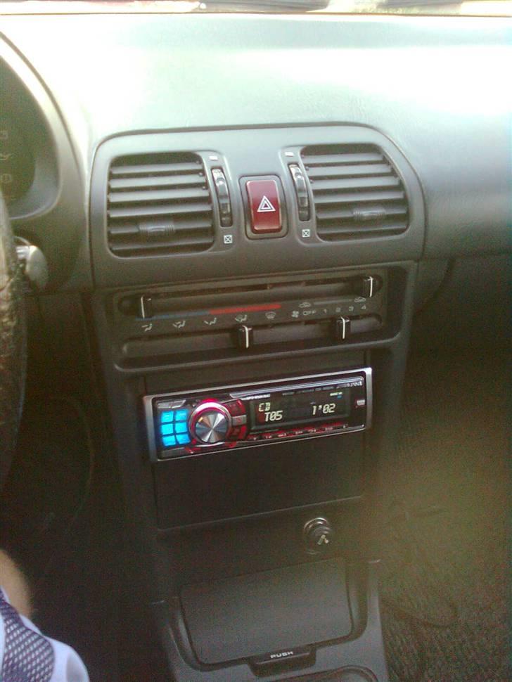 Mazda 323F 1,6 GLX SOLGT :( billede 5