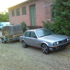 BMW E30 320I  (død)