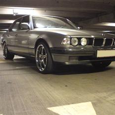 BMW 750 5.0 V12 E32