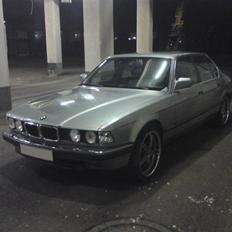 BMW 750 5.0 V12 E32
