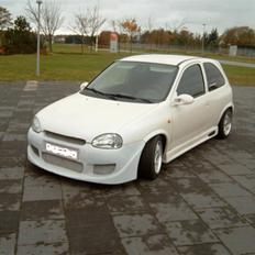 Opel corsa b perlen SOL..