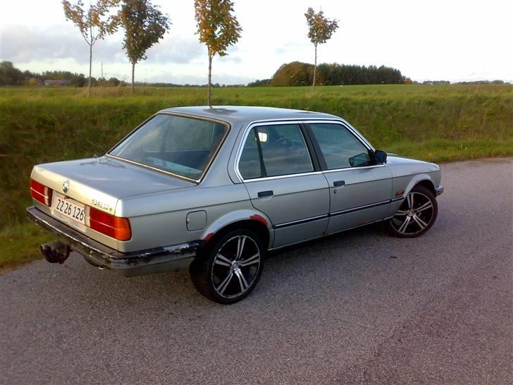 BMW E30 320I  (død) billede 3