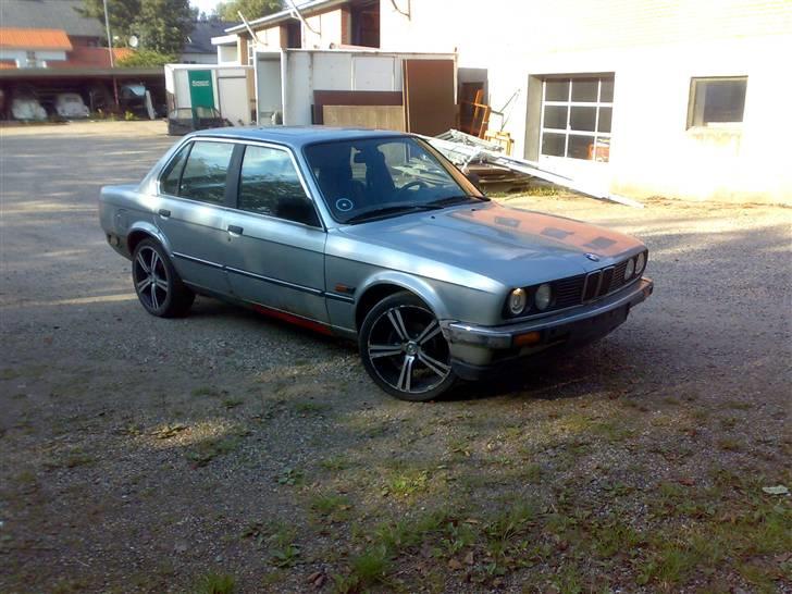 BMW E30 320I  (død) billede 8