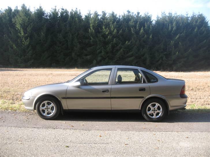 Opel vectra b   *solgt* billede 1