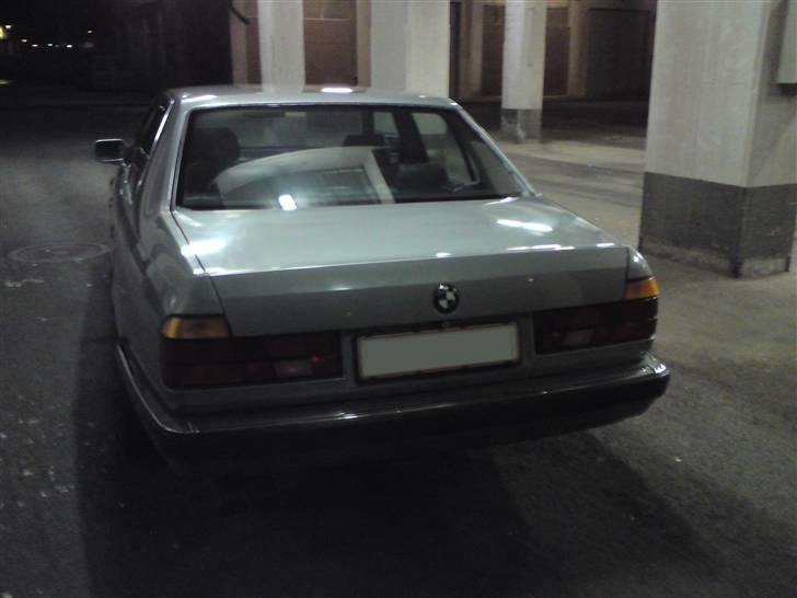 BMW 750 5.0 V12 E32 billede 3