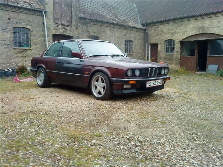 BMW E30 320I  SOLGT billede 2