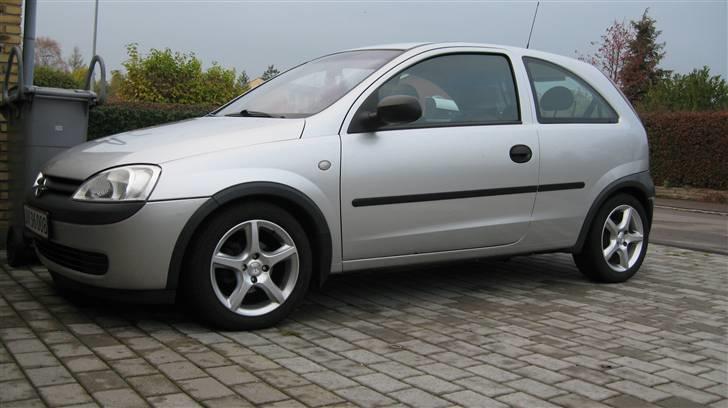 Opel Corsa C 1,7 DI *SOLGT* billede 1