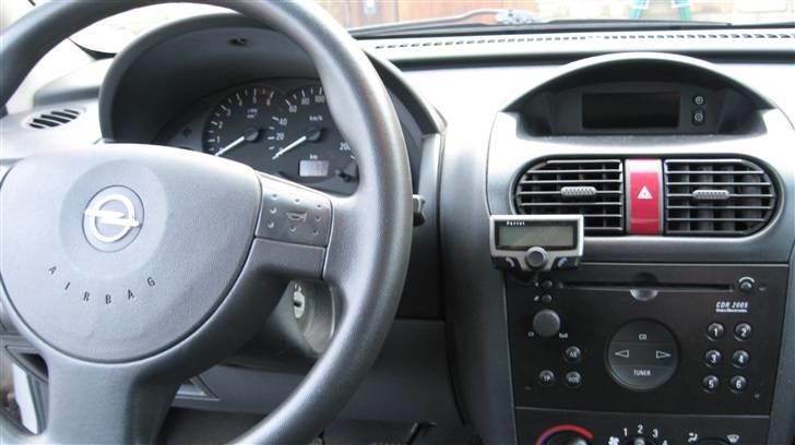 Opel Corsa C 1,7 DI *SOLGT* - CDR2005 radio og Parrot bluetooth håndfrit. billede 5