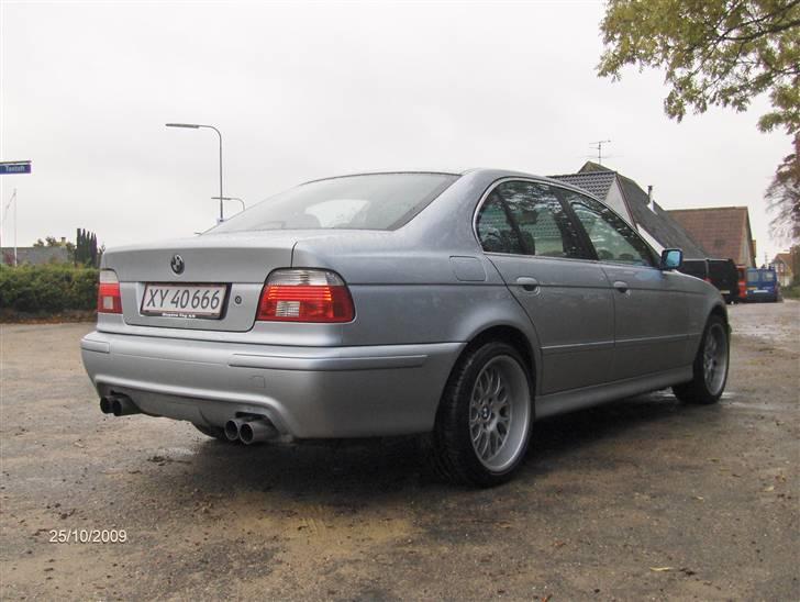 BMW 535i  V8 steptr. billede 3