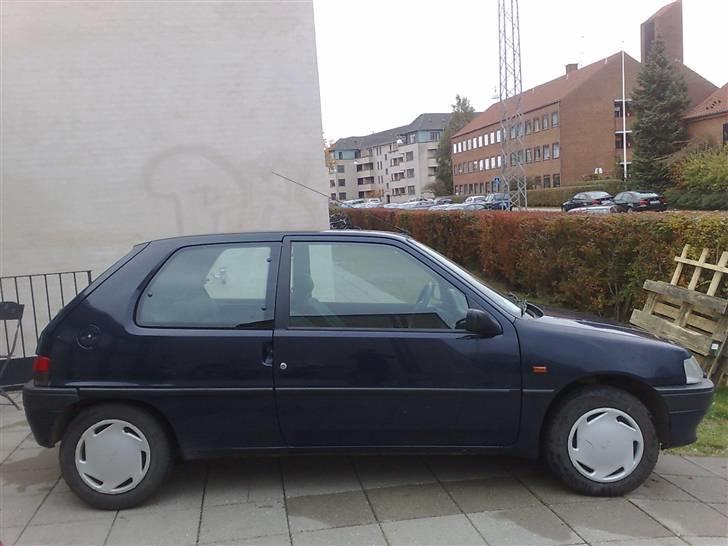 Peugeot 106 S. "Grislingen"  - Med nye plader og nypudset ;) Taget d. 22/10-09. billede 5