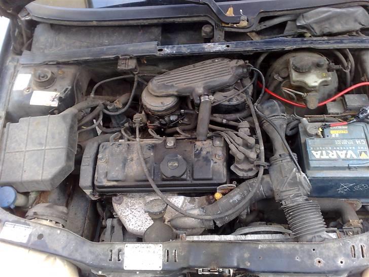 Peugeot 106 S. "Grislingen"  - Det gamle vrag hehe.. Jeg har ikke lige haft tid til at pudse den..  billede 12