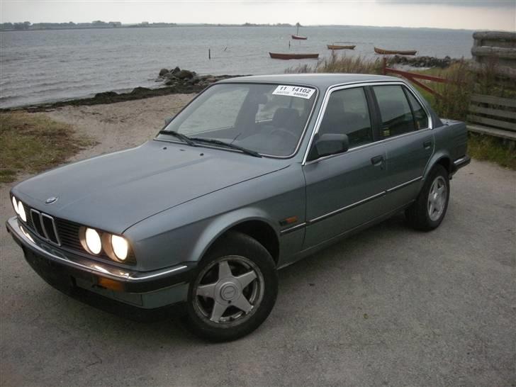 BMW 320i (solgt )  billede 2