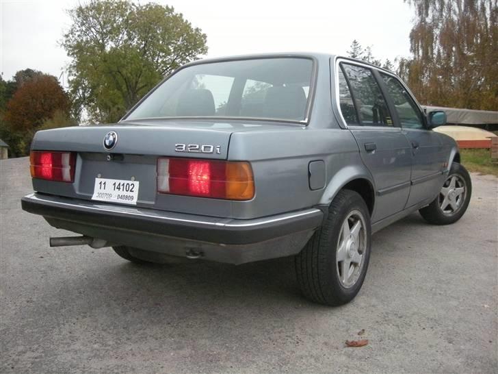 BMW 320i (solgt )  billede 7