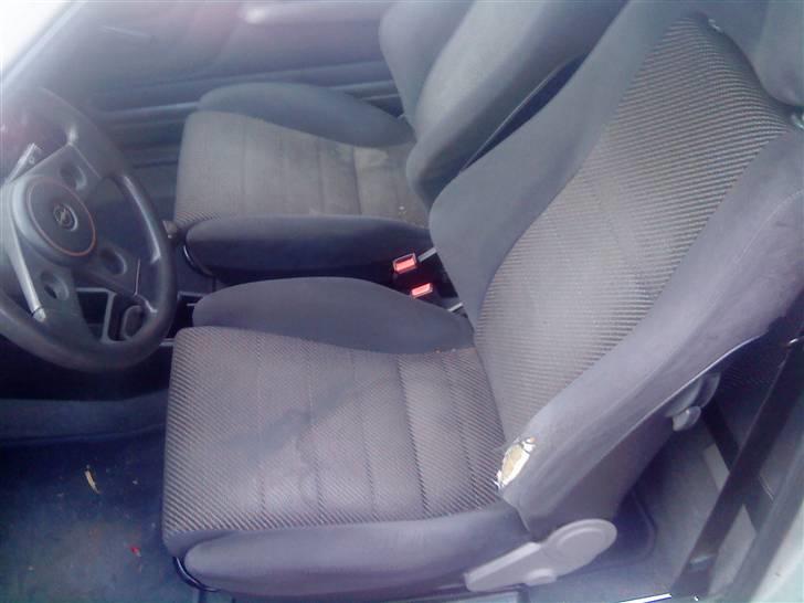 Opel Corsa A GSI - desværre er der hul i føresædet.. billede 11