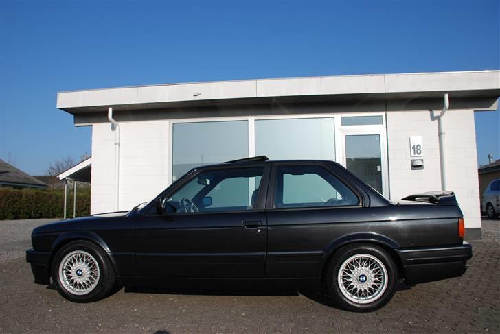 BMW 325i sport E30 M Tech 2 billede 2