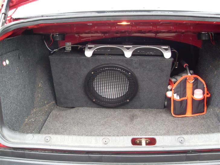 VW vento 1,8 CLX solgt - infinity 12" og jbl 6 kanal billede 11