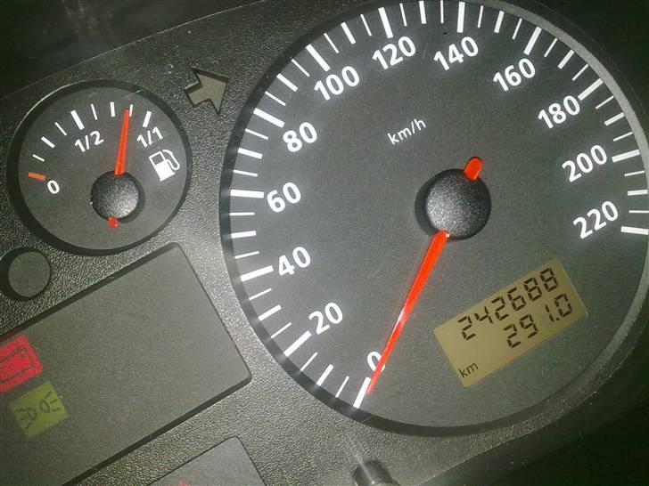 Seat Cordoba vario/stella - Bemærk lige kørt km (291) og kig på min benzin måler. NICE.  billede 8