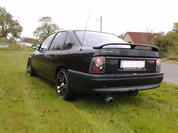 Opel vectra 1.8 i 4 dørs.solgt billede 4