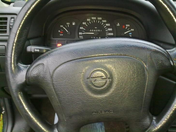 Opel vectra 1.8 i 4 dørs.solgt billede 16