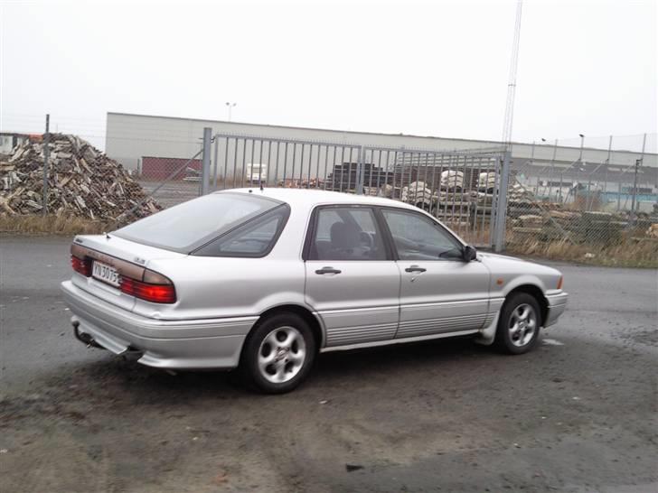 Mitsubishi Galant 2.0  solgt billede 3
